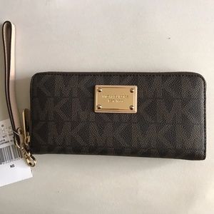 MICHAEL KORS Leather Continental Wristlet Wallet